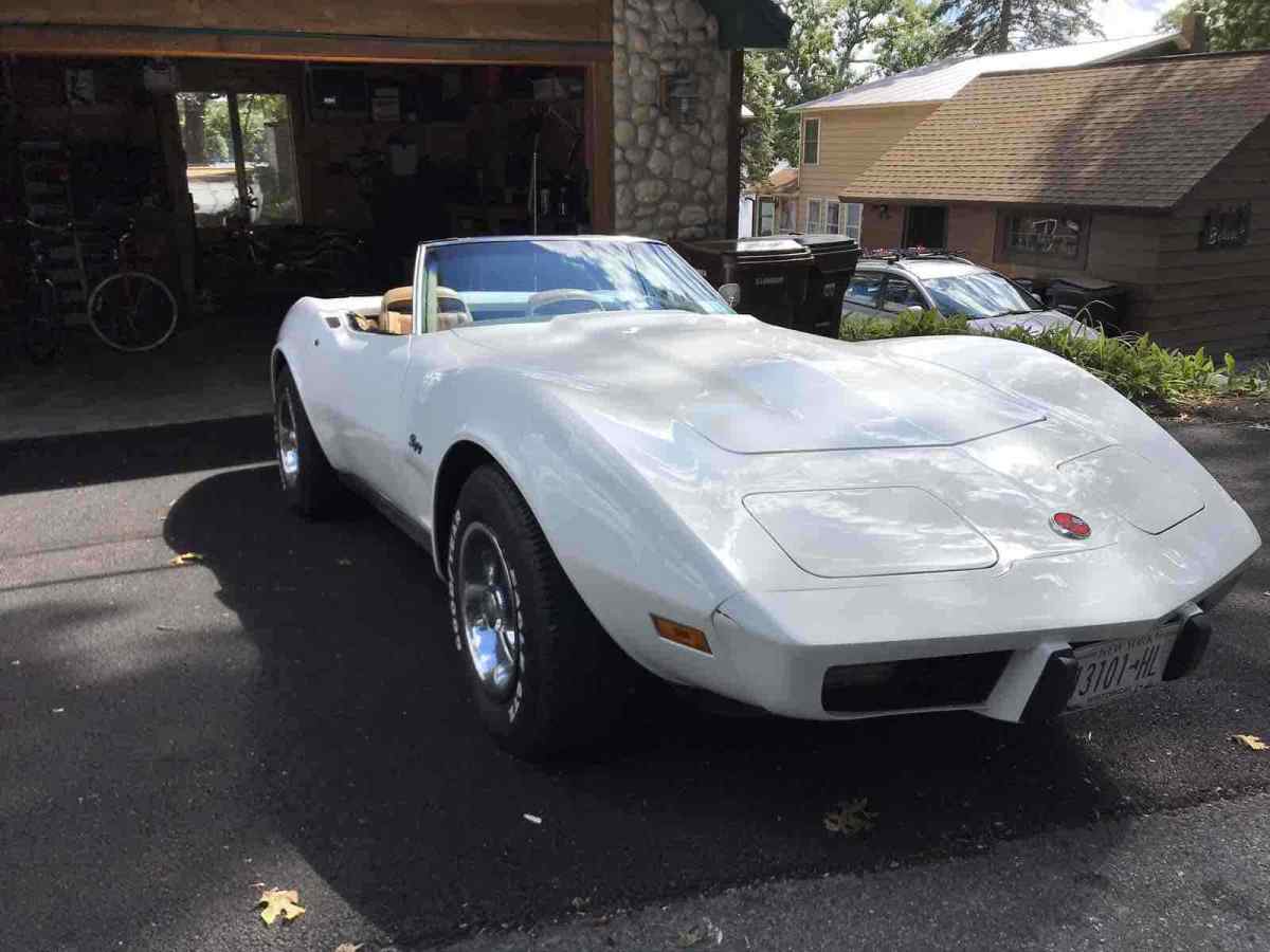 1975 chevrolet corvette convertible white rwd automatic 2 door