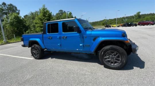 2024 Jeep Gladiator