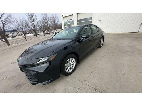 2025 toyota camry hybrid le