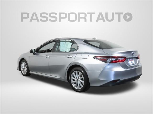 2022 toyota camry le
