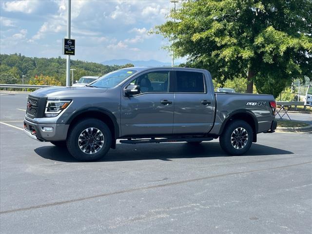 2024 nissan titan pro-4x