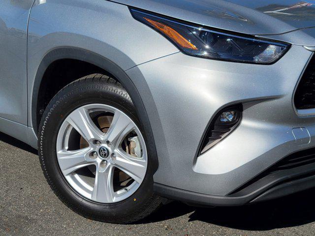 2022 toyota highlander le