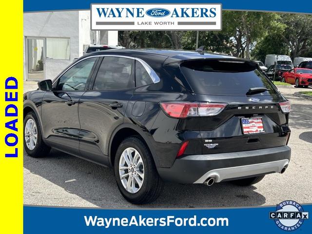 2022 ford escape se