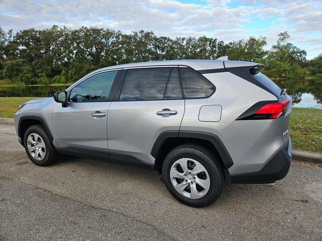 2024 toyota rav4 le