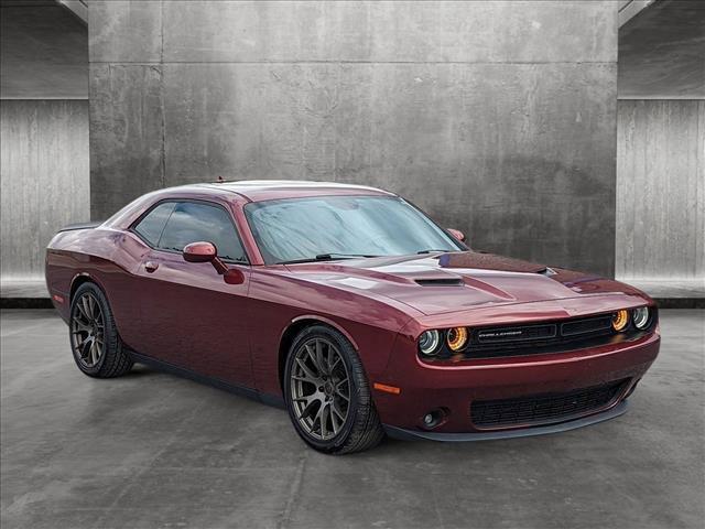 2017 dodge challenger sxt