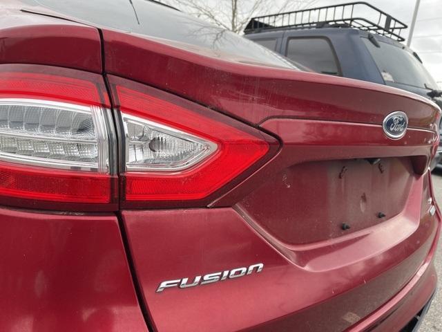 2016 ford fusion se