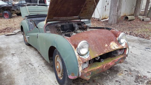 2 triumph tr3s vins tcf 2337 and ts 46897 l 0, with extra parts