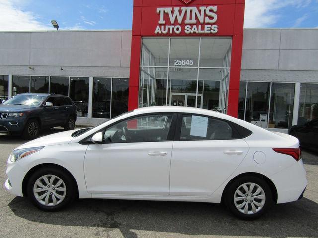 2019 hyundai accent se