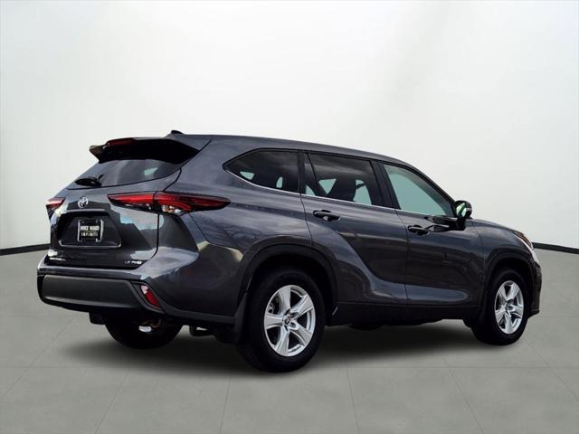 2024 toyota highlander le