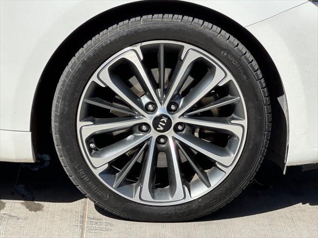 2017 kia cadenza technology