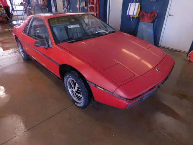 1984 pontiac fiero se t1258346
