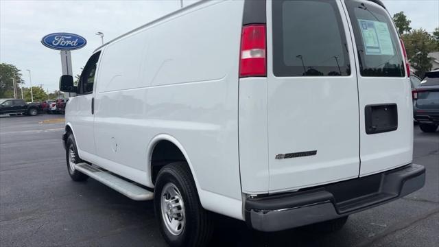 2022 chevrolet express 2500 work van