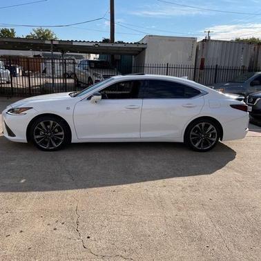 2021 lexus es 350 in milwaukee, wisconsin