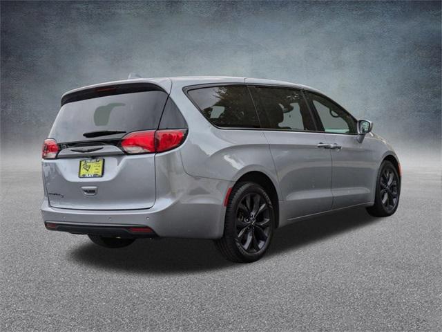 2020 chrysler pacifica touring