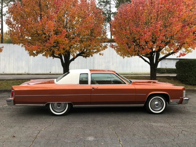 immaculate 1976 lincoln continental coupe (460 v8 engine)