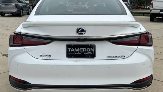 2022 Lexus ES