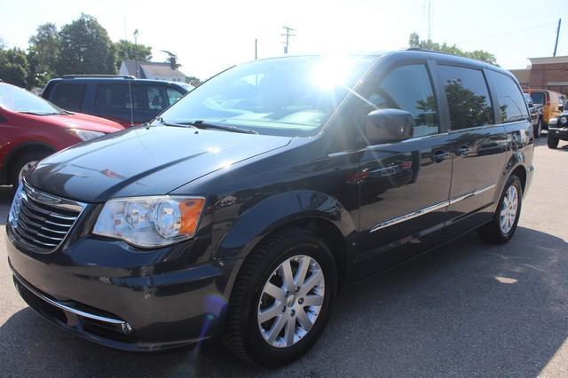 2014 chrysler town & country touring