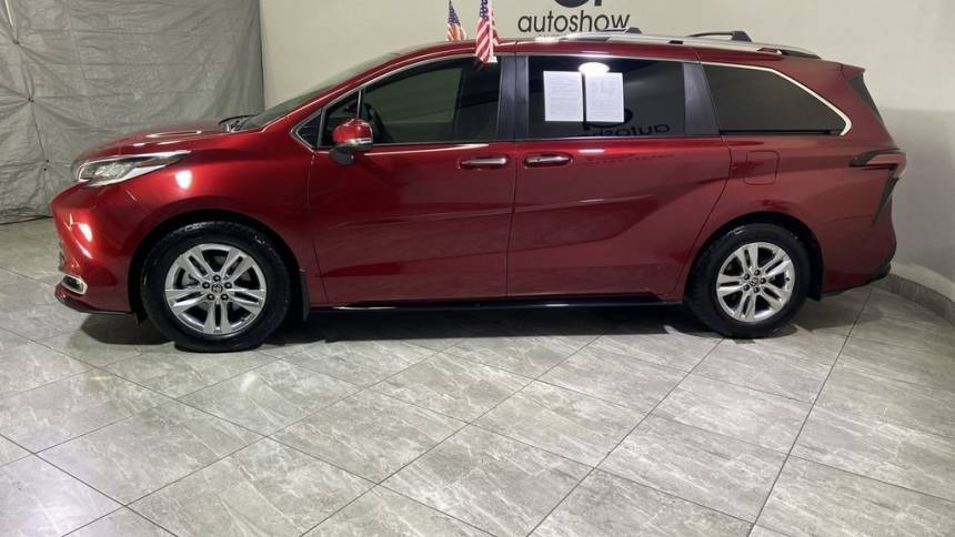 2022 toyota sienna limited 7-passenger
