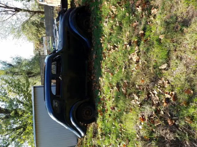1935 chrsyler air flow 4 dr. project car needs restoring