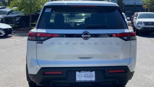 2024 Nissan Pathfinder sv