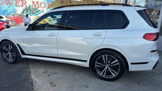 2022 BMW X7