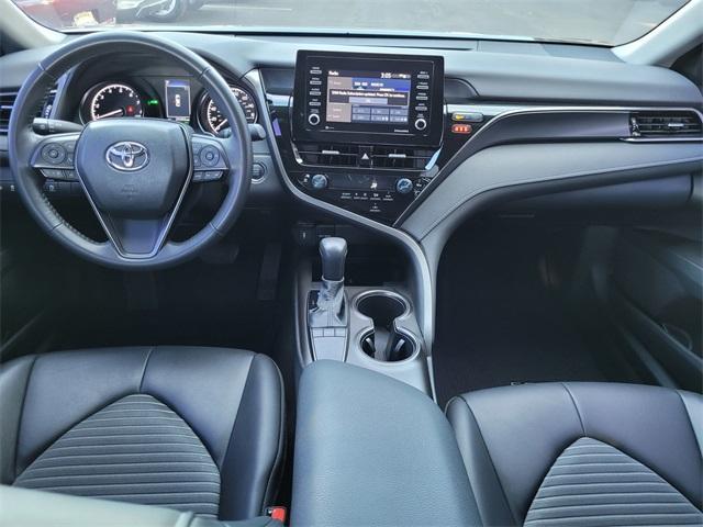 2023 toyota camry se
