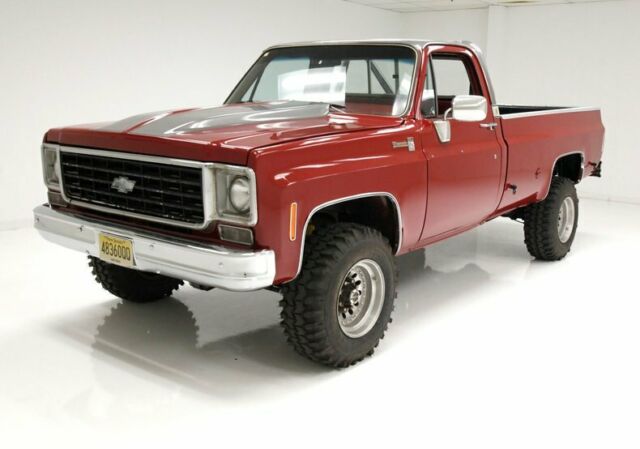 new paint and interior/350ci v8 th350 tranny/dynamat bedliner/4 x 4