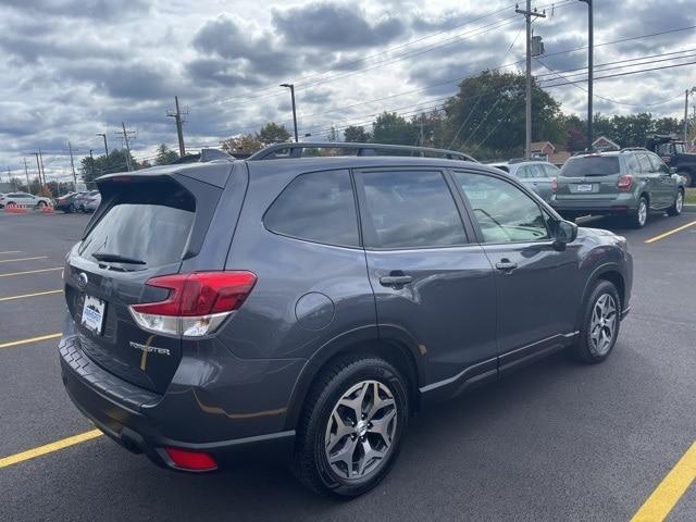 2022 subaru forester premium