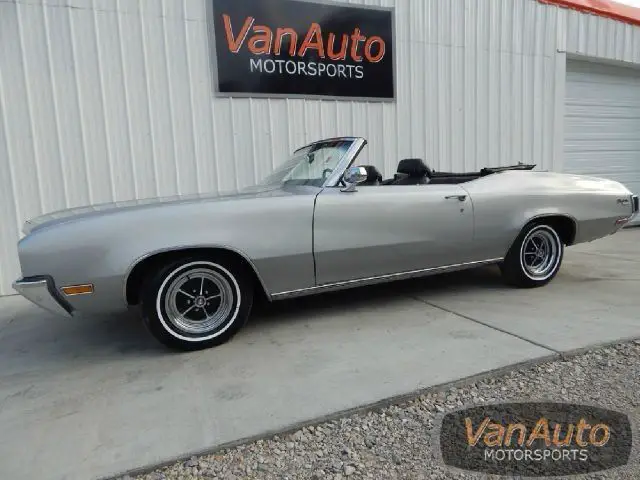 hard to find! convertible w/ 350, bucket seats, pw, ps