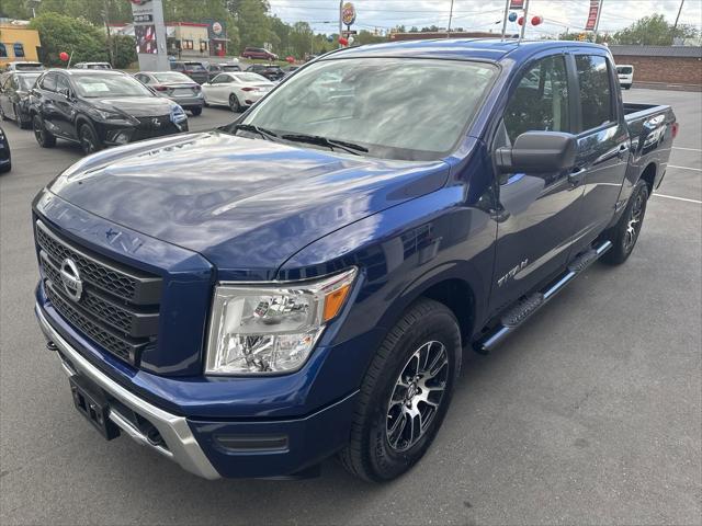 2022 nissan titan sv