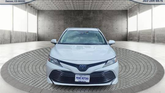 2019 toyota camry hybrid xle