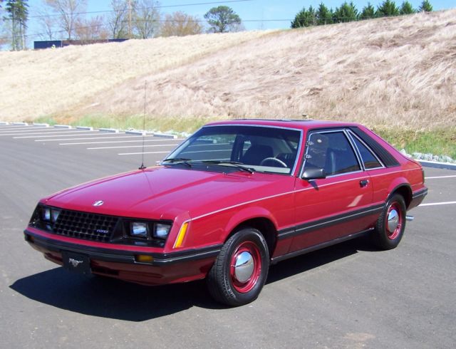 super-sharp-survivor-2.3l-4-speed-cold-ac-moonroof-hatchback-beauty-in-showroom