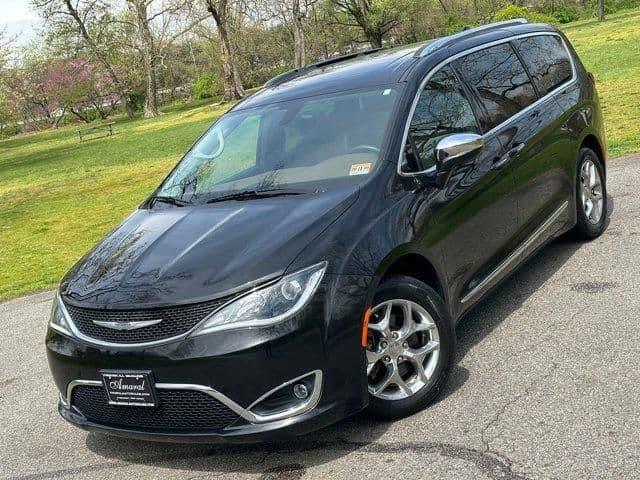 2017 chrysler pacifica limited front-wheel drive passenger van in lyndhurst, new jersey