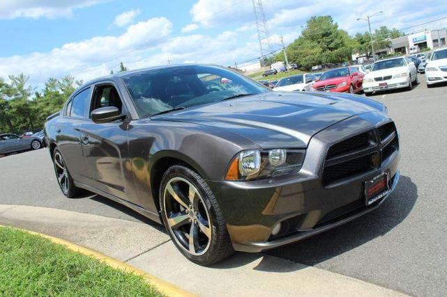 2014 dodge charger sxt
