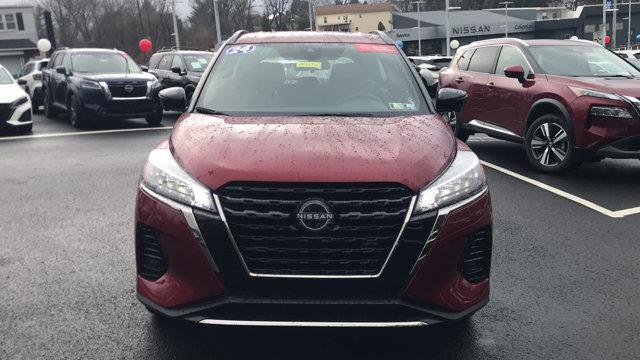 2024 nissan kicks sr