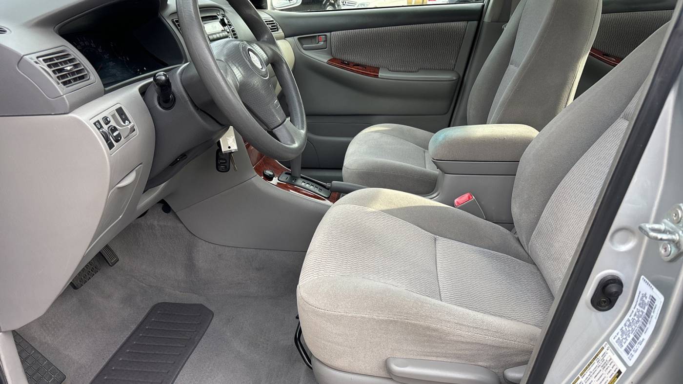 2007 toyota corolla le
