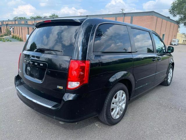 2017 dodge grand caravan se