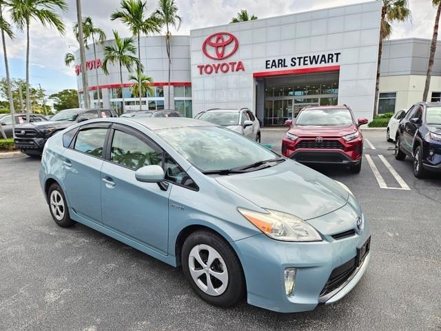 2013 toyota prius four