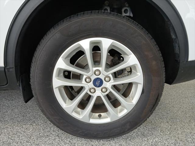 2020 ford escape se