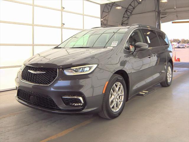 2022 chrysler pacifica touring l