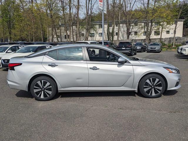 2022 nissan altima 2.5 sv