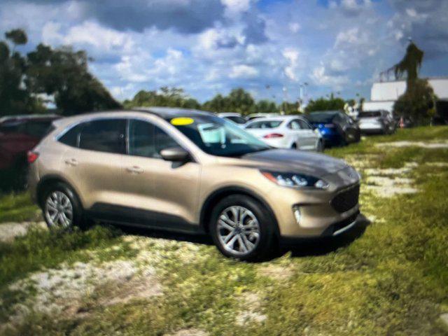 2021 ford escape se