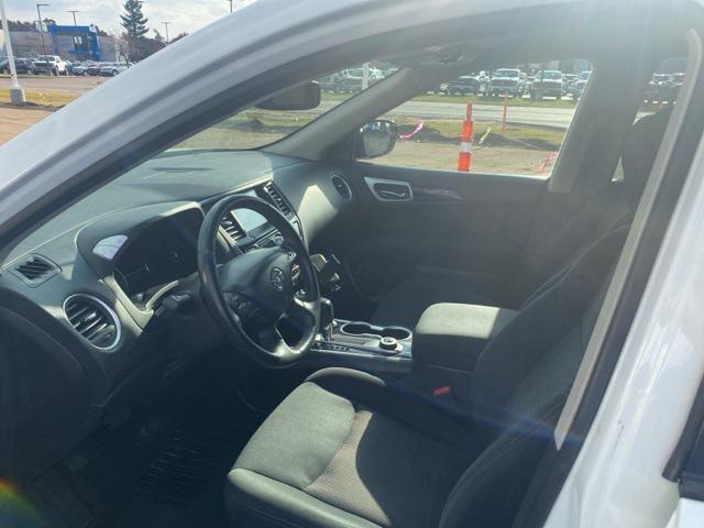 2017 nissan pathfinder sv