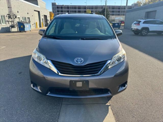 2013 toyota sienna le