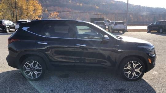 2022 kia seltos sx