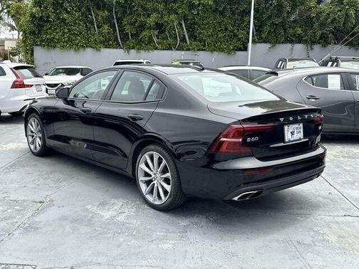 2021 volvo s60