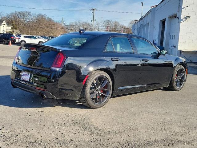 2023 chrysler 300 c