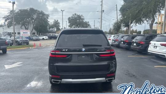 2023 BMW X7