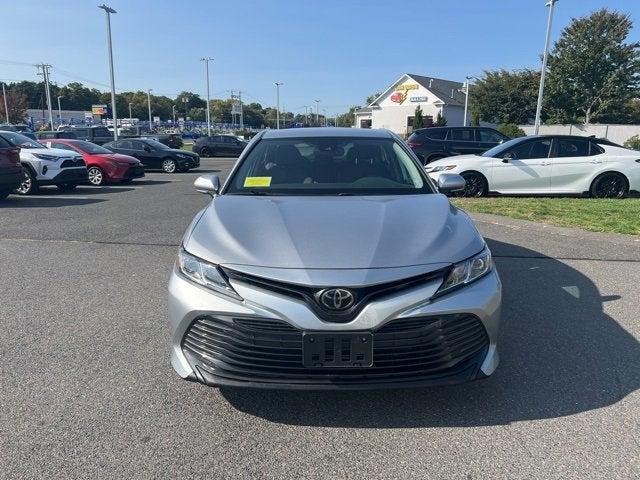 2019 toyota camry le