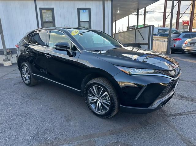 2022 toyota venza le